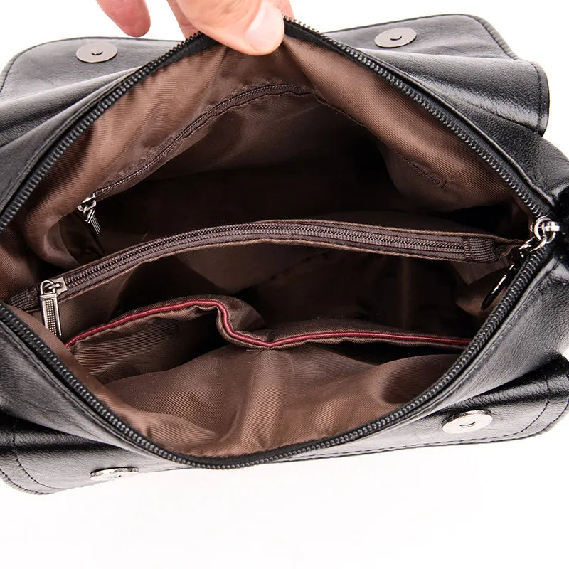 Petit sac bandoulière, design, asymétrique et matière souple ￼