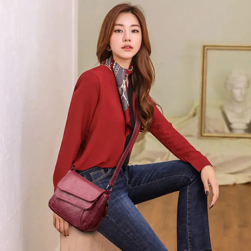 Petit sac bandoulière, design, asymétrique et matière souple ￼